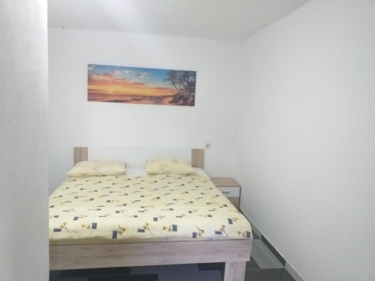 Apartmani Branka Rtina Buitenkant foto